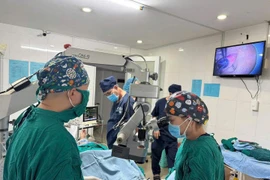 Bệnh viện Mắt Quốc tế Sài Gòn-Gia Lai phẫu thuật Phaco thành công hơn 35.000 ca