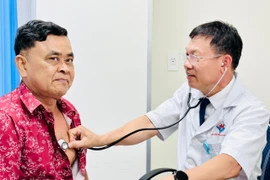 Bệnh viện Hùng Vương Gia Lai khám sức khoẻ cho đoàn cán bộ cấp cao Vương quốc Campuchia