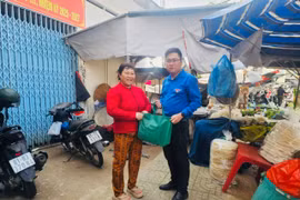  “Chợ dân sinh giảm thiểu rác thải nhựa-túi nilon” nâng cao ý thức bảo vệ môi trường