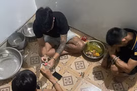 Cơ quan Công an bắt quả tang 3 đối tượng tổ chức sử dụng trái phép chất ma túy tại một ngôi nhà trên địa bàn phường Hoài Nhơn Đông.