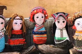 'Phù thủy' của những món đồ tái chế