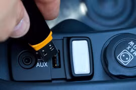 Những lợi ích của cổng USB trên ô tô