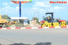 Phá bỏ vòng xuyến tiềm ẩn tai nạn giao thông khu vực Hàm Rồng, TP. Pleiku