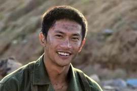 Anh Nguyễn Hùng vào vai người lính trong phim “Mưa đỏ” (ảnh nhân vật cung cấp).