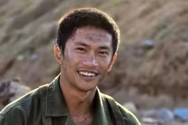 Anh Nguyễn Hùng vào vai người lính trong phim “Mưa đỏ” (ảnh nhân vật cung cấp).