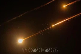 Căng thẳng Israel-Iran: Houthi tuyên bố tấn công tên lửa Israel