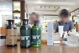 Vào 'lò' gia công mỹ phẩm