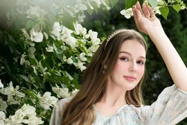 Váy hoa cổ điển, nét lãng mạn của nàng thơ ngày hè
