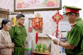 Bắt người phụ nữ thu lợi 'khủng' từ livestream bán hàng nhưng không nộp thuế