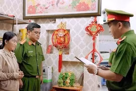 Bắt người phụ nữ thu lợi 'khủng' từ livestream bán hàng nhưng không nộp thuế