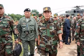 Ông Hun Sen đến biên giới với Thái Lan