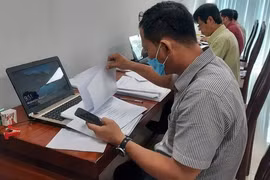 Chuyển công tác khi tinh giản biên chế, người lao động được hưởng các chính sách gì?