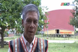 Người uy tín làm gương cho buôn làng