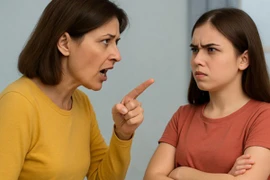 Con trẻ thường xuyên cãi lại cha mẹ: Lỗi tại ai?