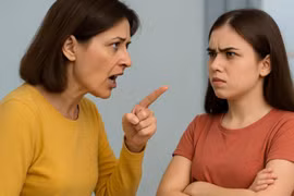 Con trẻ thường xuyên cãi lại cha mẹ: Lỗi tại ai?