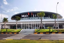 Triển khai bay đêm tại sân bay Phù Cát