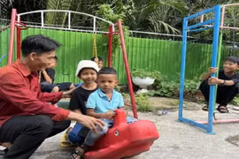 Trả lại 'khoảng trời' cho trẻ thơ - Bài 2: Con công nhân lao động chơi ở đâu?