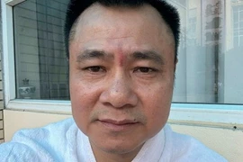 NSND Tự Long xin lỗi
