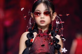 Người mẫu 'kid' ấn tượng của năm gọi tên Trúc Hà