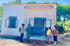 “Tiếp sức” hộ nghèo dân tộc thiểu số xây dựng nhà ở