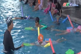 Hiệu quả thiết thực từ các lớp dạy bơi miễn phí