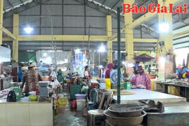 Khó kiểm soát an toàn thực phẩm tại chợ truyền thống