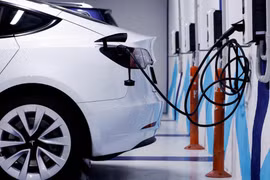 Huawei phát triển công nghệ pin xe điện sạc 5 phút, đi 3.000 km