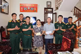 Lãnh đạo Quân đoàn 34 thăm, tặng quà các thương binh dịp Quốc khánh