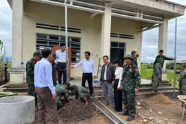 Lữ đoàn Công binh 7 hỗ trợ người dân ổn định nơi ở sau mưa lũ