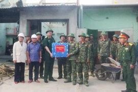 Tư lệnh Quân đoàn 34 kiểm tra kết quả khắc phục hậu quả bão số 13