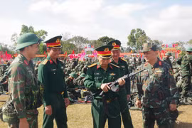 Quân khu 5 kiểm tra công tác sẵn sàng chiến đấu dịp Tết tại Trung đoàn 38.