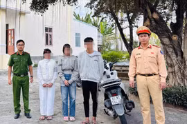 Xử lý trường hợp thiếu nữ 14 tuổi điều khiển xe máy rồi quay clip đăng Facebook.