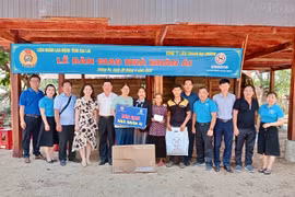 Trao "Nhà nhân ái" cho đoàn viên công đoàn