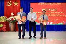 Xã SRó tổ chức lại các phòng chuyên môn