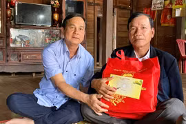 Trưởng ban Nội chính Tỉnh ủy thăm, chúc Tết các gia đình người có công tiêu biểu