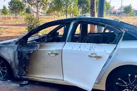 Chiếc xe ô tô bị cháy