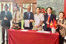 Đoàn chuyên gia, nhà khoa học Israel ký kết hợp tác với doanh nghiệp Gia Lai