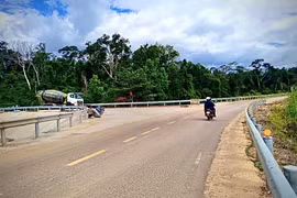 Cấp phép thi công nút giao đường vào Khu di tích lịch sử cách mạng của tỉnh tại xã Krong
