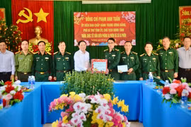 Chủ tịch UBND tỉnh Phạm Anh Tuấn thăm, chúc Tết các đồn biên phòng và xã biên giới.