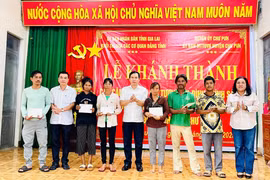 Khối Thi đua các cơ quan Đảng tỉnh Gia Lai khánh thành, bàn giao 21 nhà tại huyện Chư Pưh