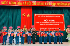 Bàn giao Ban Chỉ huy Quân sự 4 huyện về Ban Chỉ huy phòng thủ khu vực 4- Chư Prông