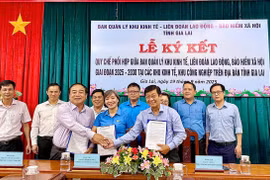 Phấn đấu 100% người lao động trong khu kinh tế, khu công nghiệp tham gia BHXH, BHYT, BHTN