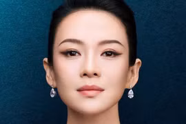 Nhan sắc và phong thái thanh lịch giúp Chương Tử Di giữ vững vị thế hàng đầu trong làng giải trí suốt hơn 20 năm qua.