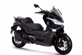 Xe tay ga 349,8 cc, phanh ABS hai kênh, tích hợp camera, giá hơn 137 triệu đồng