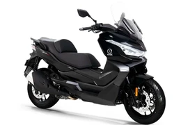 Xe tay ga 349,8 cc, phanh ABS hai kênh, tích hợp camera, giá hơn 137 triệu đồng