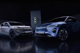 Malaysia ra mắt ô tô điện đầu tiên tự sản xuất: Giá hơn 500 triệu đồng, dài tương đương Sonet, chạy được 445km/sạc, thuê pin 9 năm