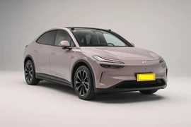 SUV 326 mã lực: Mạnh mẽ, tiện nghi, giá hơn 800 triệu đồng