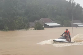 Vào rốn lũ cứu người