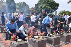 Trở về với Tổ quốc yêu thương