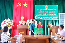 Hội Nông dân tỉnh Gia Lai bàn giao 3 nhà ở cho hội viên nông dân ở huyện Kông Chro